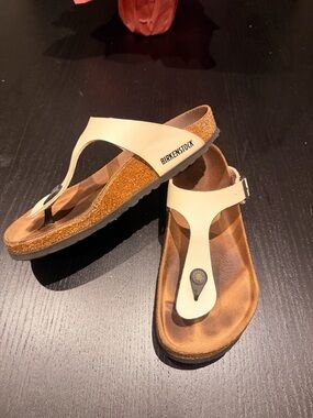 Birkenstock Women’s Cream Gizeh Thong Sandals